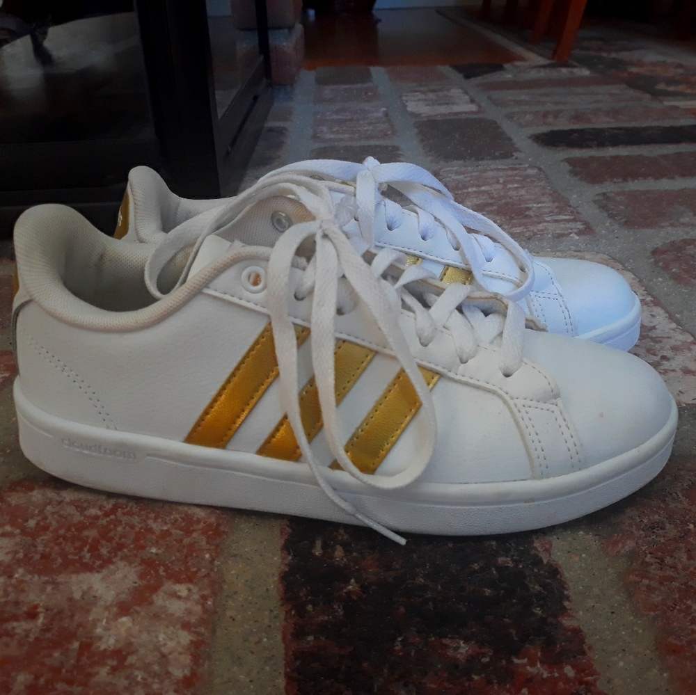 Adidas Neo Cloudfoam Size 6